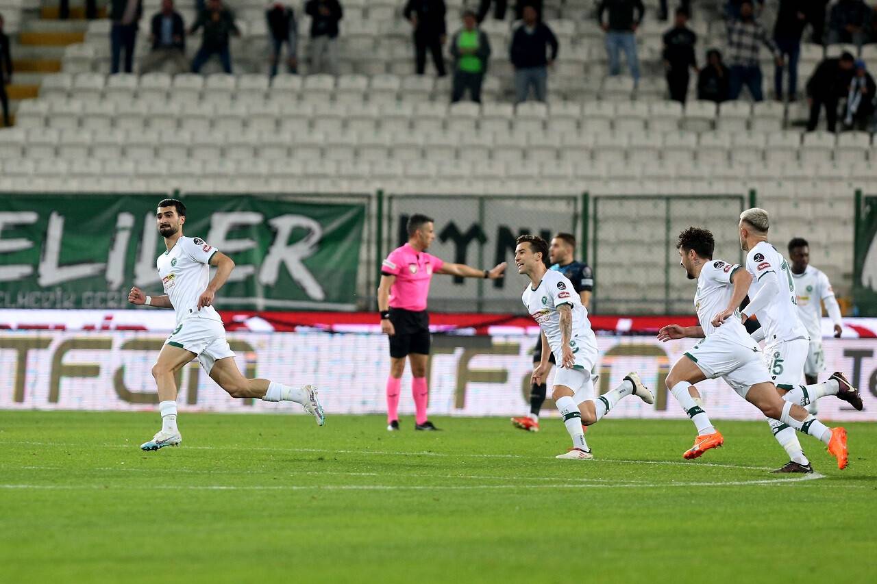aa-20230419-30901085-30901081-arabamcom-konyaspor-adana-demirspor.jpg