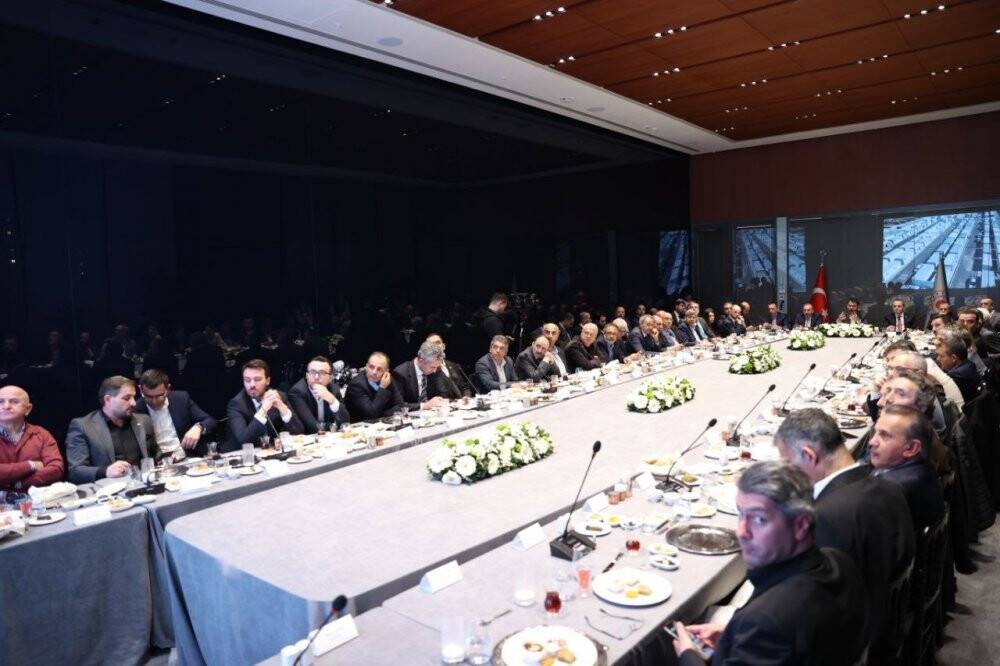 Bakan Kurum: "Mayıs ayında 319 bin deprem konutunun inşaatı başlamış olacak"