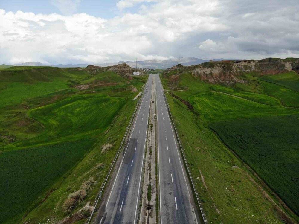 Batmada karayolunda göçük