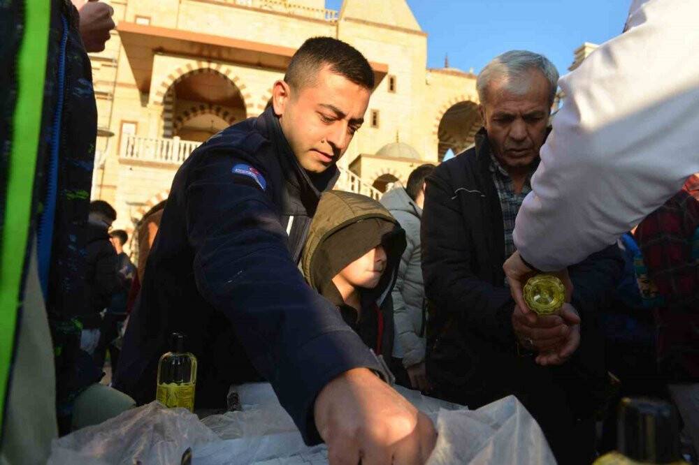 Maraş’ta deprem sonrası ilk bayram namazı