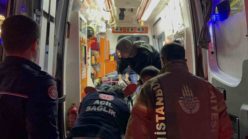 Kontrolden çıkan otomobil 3 araca çarpıp böyle takla attı: 1 yaralı