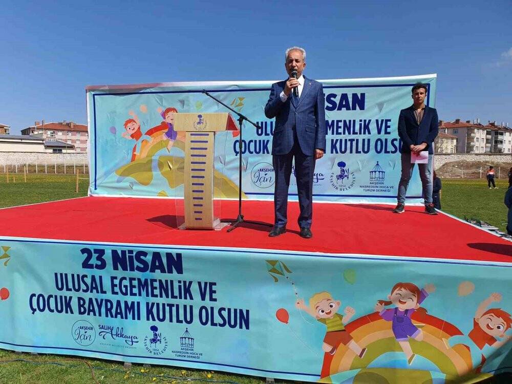 Akşehir Belediyesi’nden çocuklara bayram şenliği