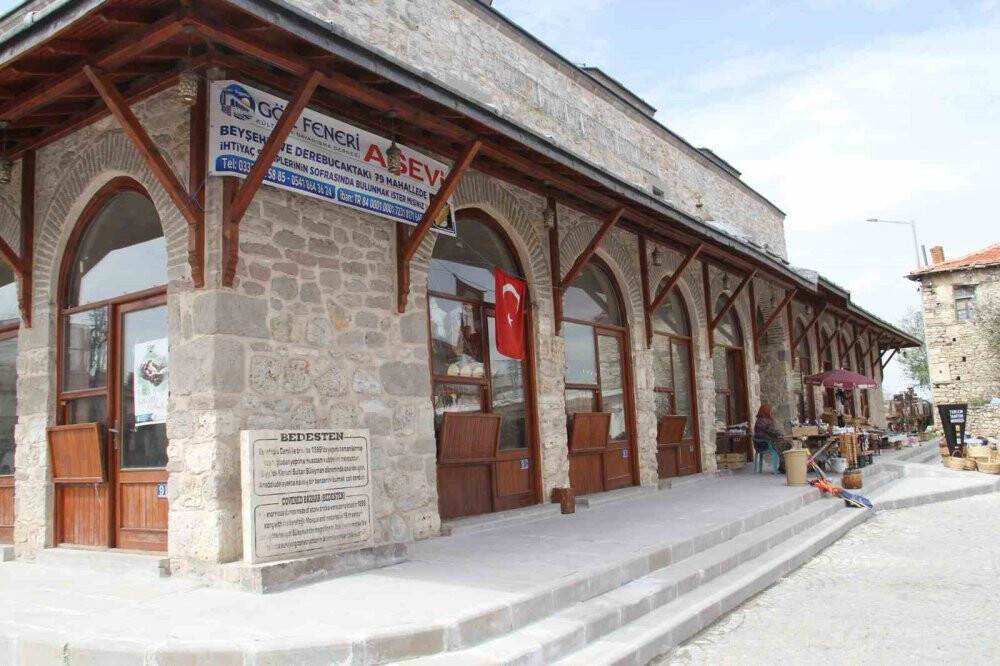 Anadolu'da bir benzeri bulunmuyor! Konya'daki tarihi bedesten özgün kimliğine yeniden bürünüyor