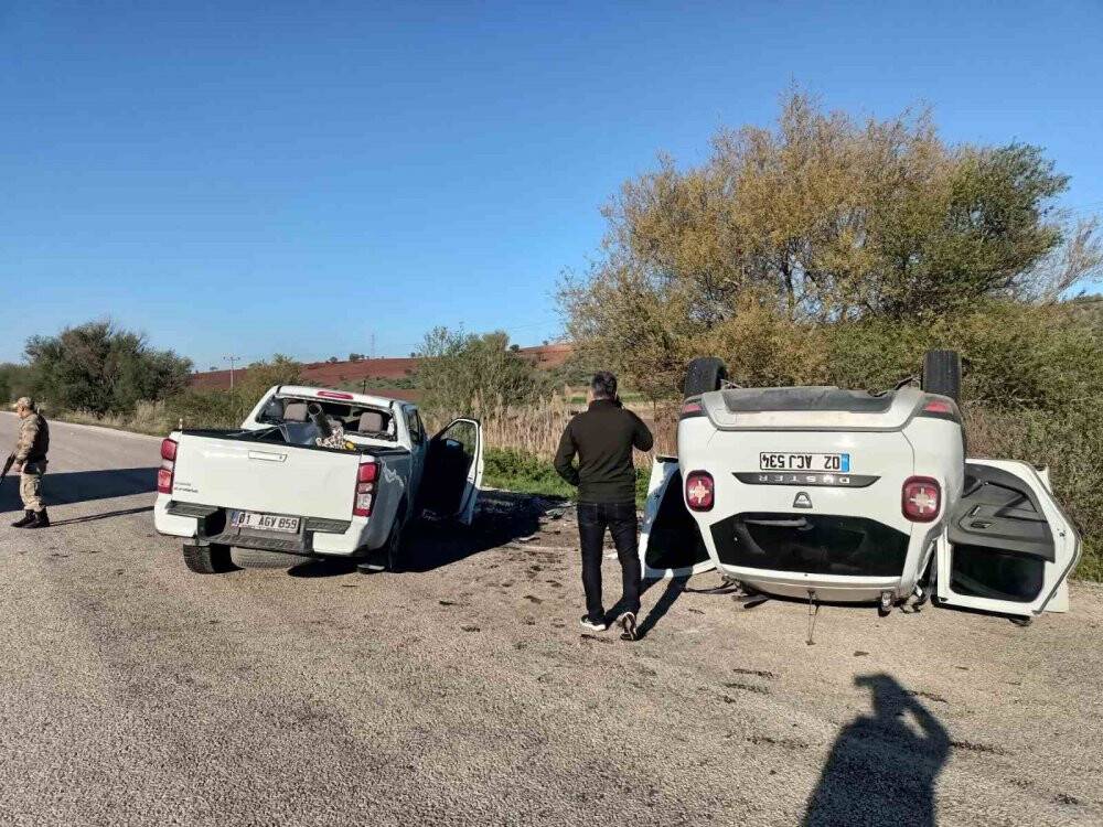 Direksiyon hakimiyetini kaybedip, karşı şeride geçti: 7 yaralı