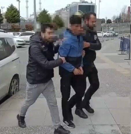 ABD’li kadına kapkaç kamerada: Beline sarılıp telefonunu çaldılar