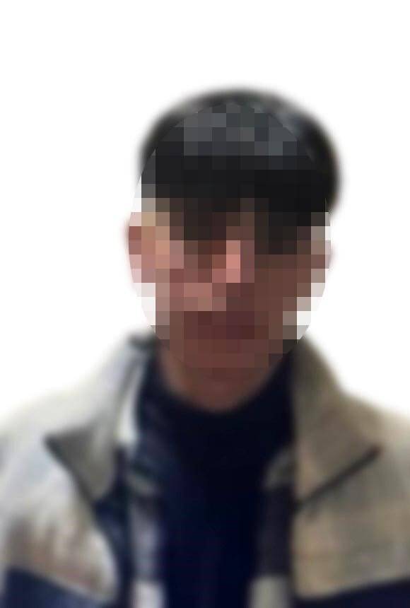 ABD’li kadına kapkaç kamerada: Beline sarılıp telefonunu çaldılar