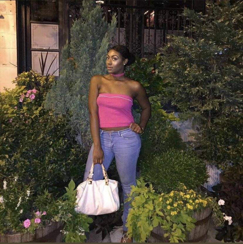 ABD’li kadına kapkaç kamerada: Beline sarılıp telefonunu çaldılar