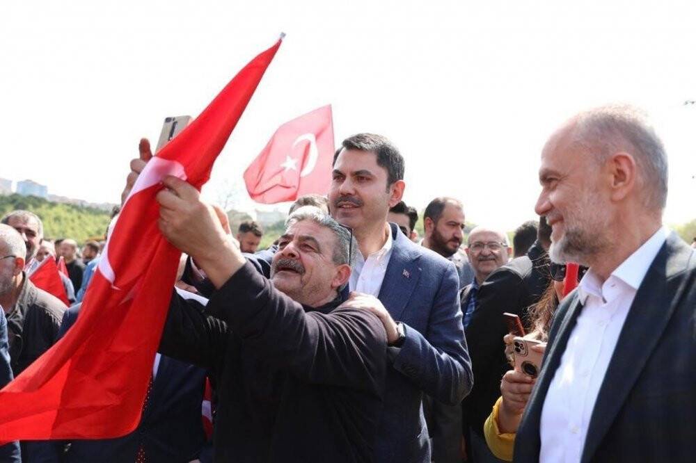 Bakan Kurum: "Bir tarafta Türkiye Yüzyılı diyenler var; diğer tarafta Türkiye’yi yüz yıl geriye götürmek isteyenler var"