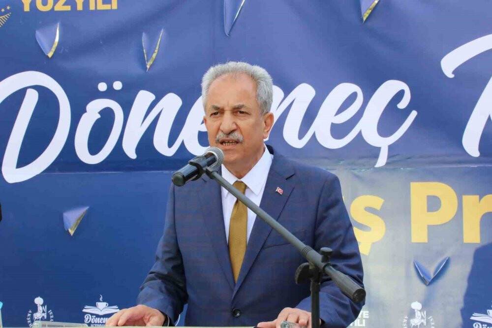 Akşehir’de Dönemeç Kitap Kafe’nin açılışı yapıldı