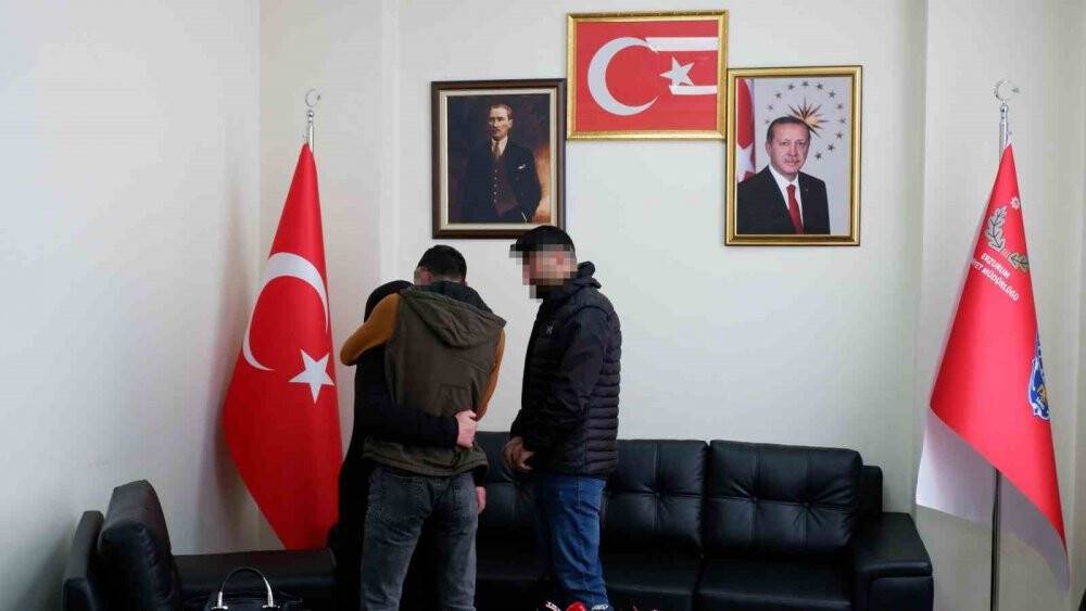 Evlat nöbetinde bir aile daha evladına kavuştu