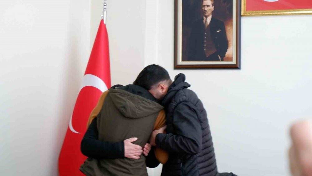 Evlat nöbetinde bir aile daha evladına kavuştu