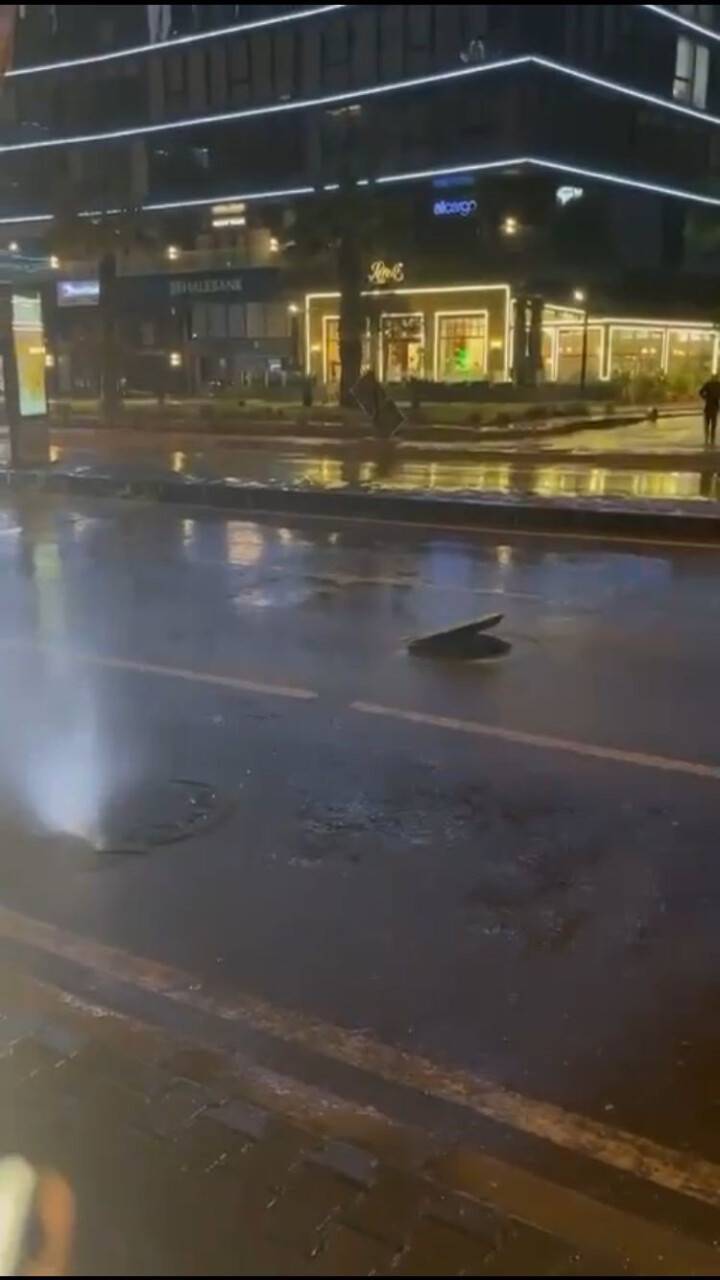 İzmir'de ürküten siren sesleri: Rögarlar taştı