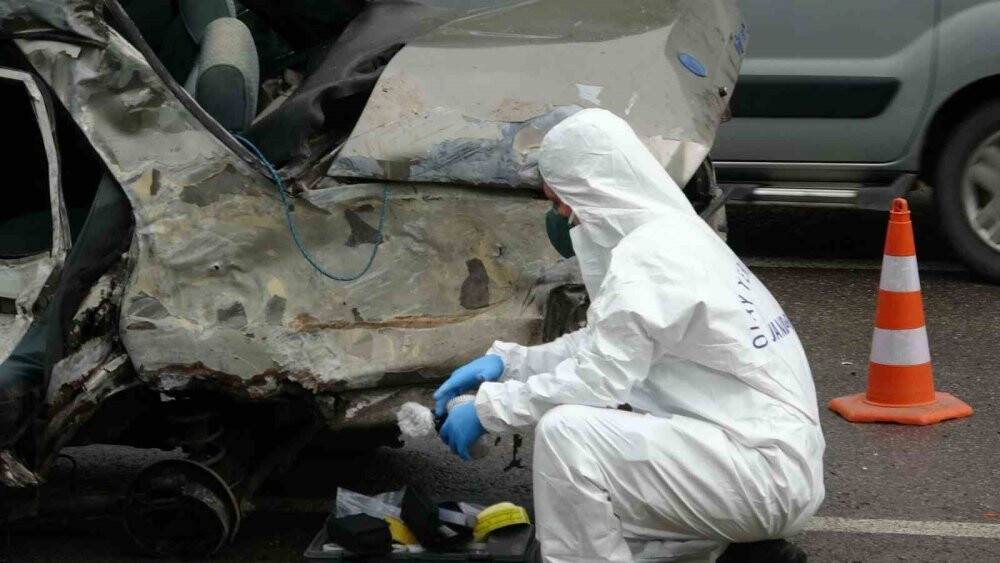 Otomobil hurdaya döndü: 3 ölü, 1 yaralı