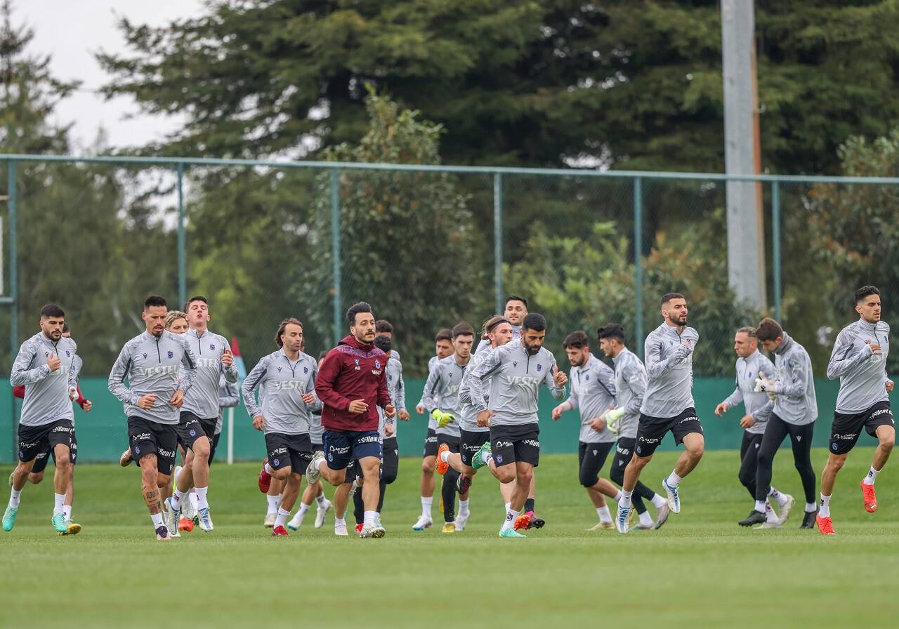 aa-20230428-30986527-30986526-trabzonspor-konyaspor-maci-hazirliklarini-tamamladi.jpg