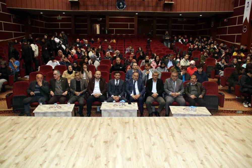 Yazar Tarık Buğra Akşehir’de anıldı