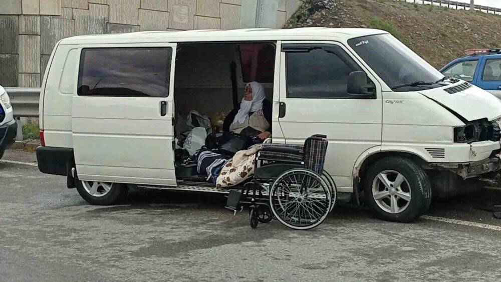 Yemin töreni yolunda kaza