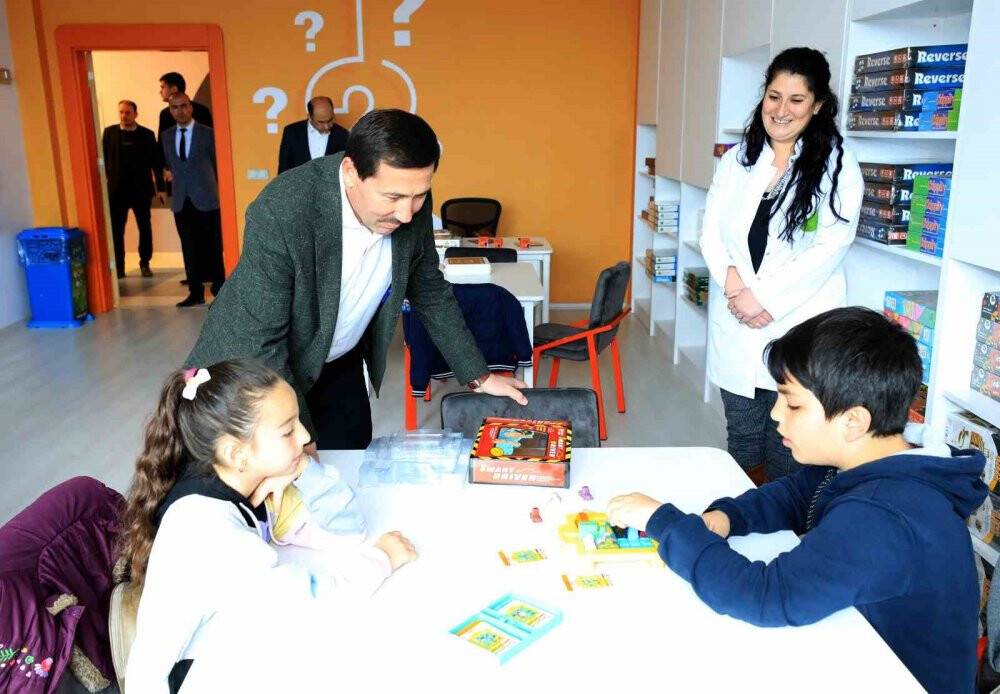 Karatay'ın kültür akademisinde eğitimler başladı