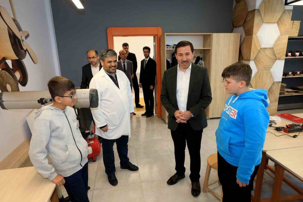 Karatay'ın kültür akademisinde eğitimler başladı