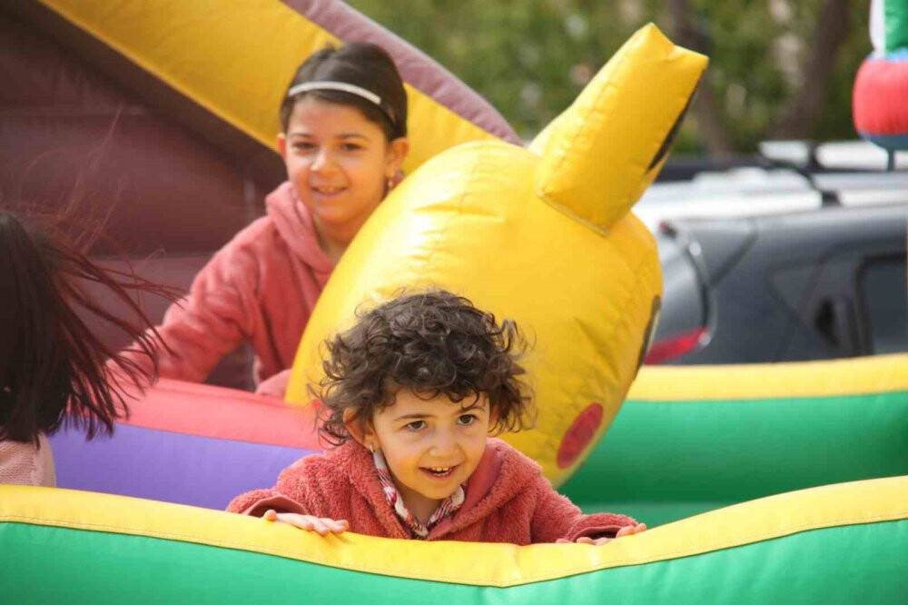 Konya'da öğretmenler, bu sefer depremzede çocuklar için el ele verdi