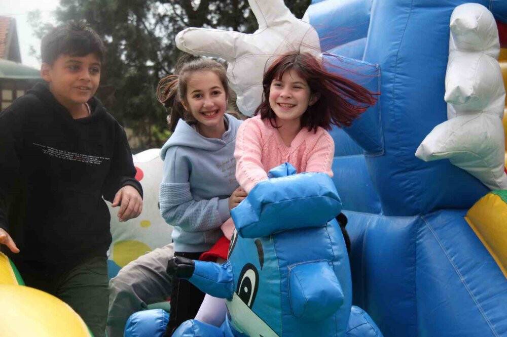 Konya'da öğretmenler, bu sefer depremzede çocuklar için el ele verdi