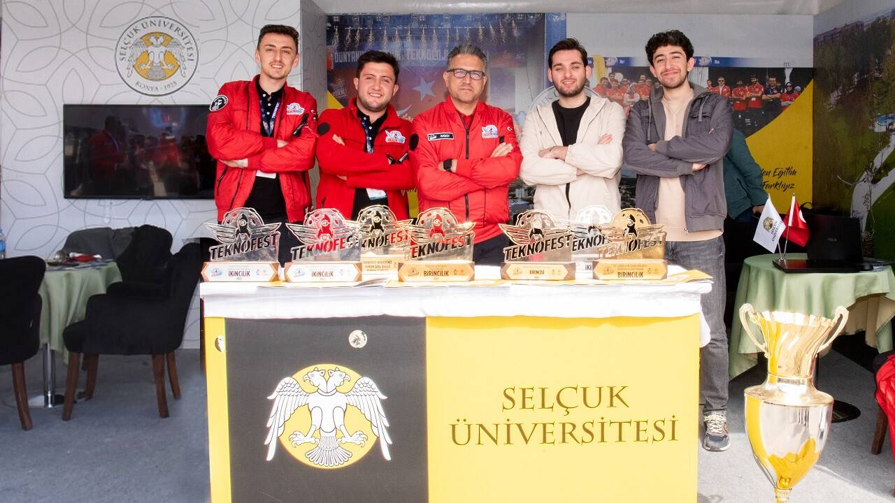 selcuk-universitesi-kidose-takimi-tekonfestte-150-bin-lira-hibe-kazandi-1.jpg