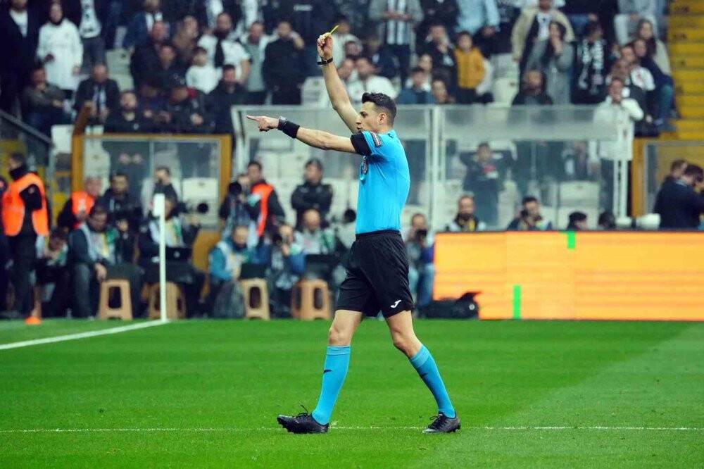 Süper Lig'de şampiyonluk yarışında kartlar yeniden dağıtılıyor