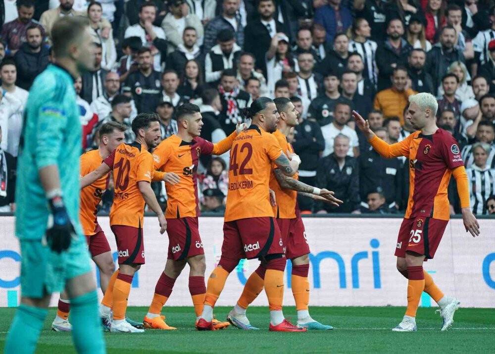 Süper Lig'de şampiyonluk yarışında kartlar yeniden dağıtılıyor
