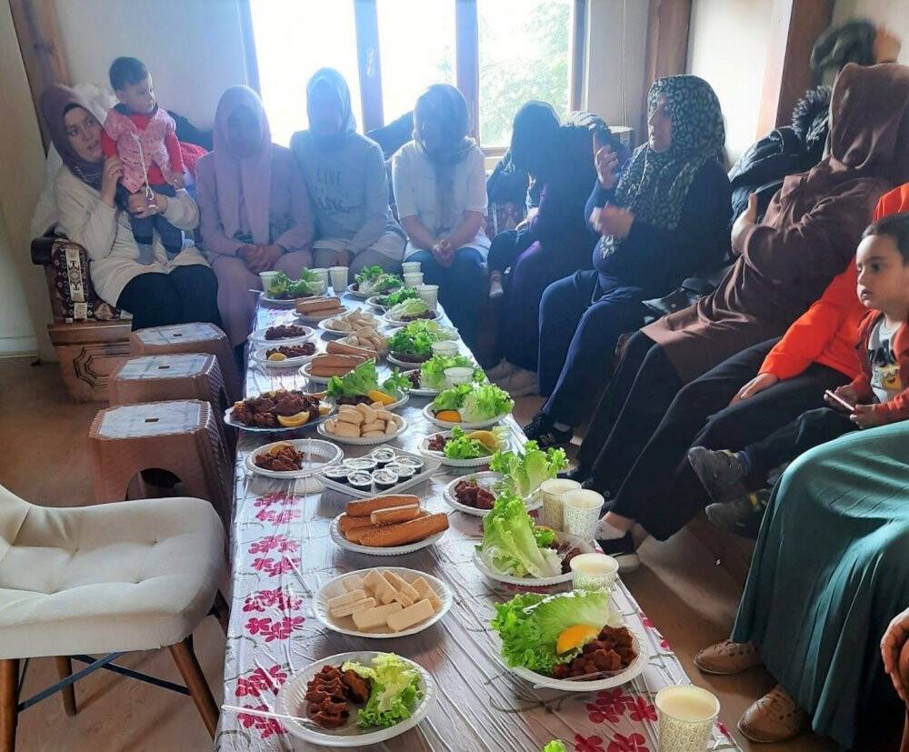 Beyşehir’de depremzede kadınlara moral etkinliği