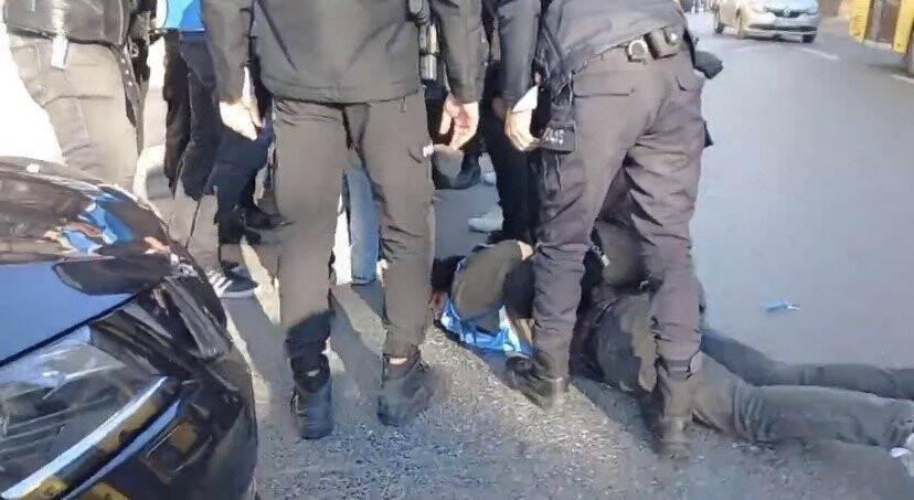 İzinsiz olarak Taksim’e yürümek isteyen göstericilere müdahale