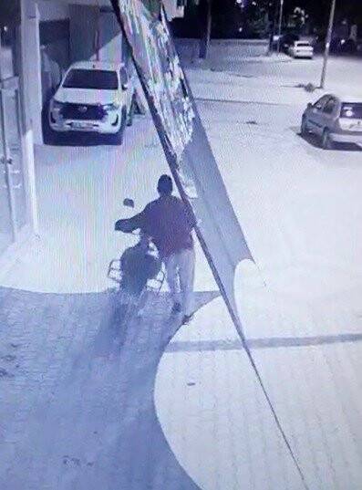 Konya'da çalınmasın diye motosikleti kamera önüne bıraktı: Sadece 50 saniye sürdü