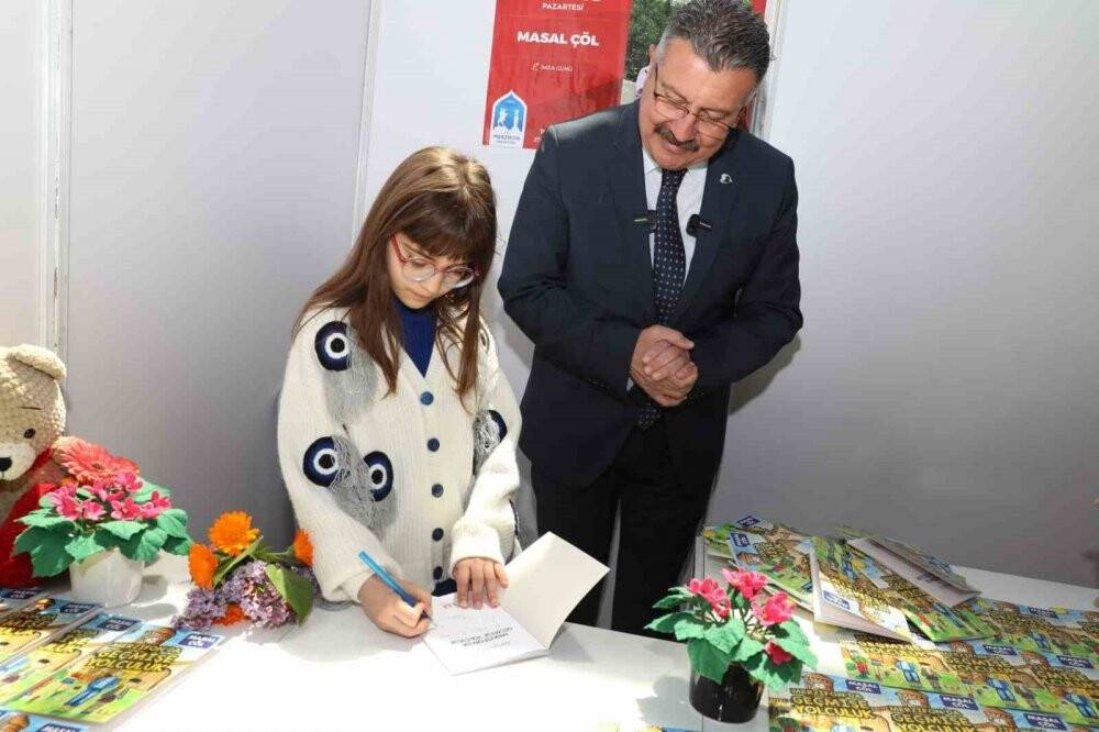 10 yaşında hikaye kitabı çıkardı