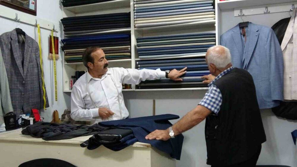 20 metrekarelik dükkanda hem çalıştı hem üniversite okudu