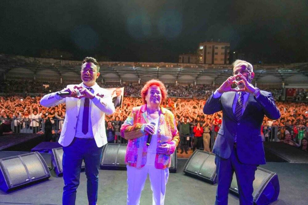 Selda Bağcan, katılımcıları coşturdu.