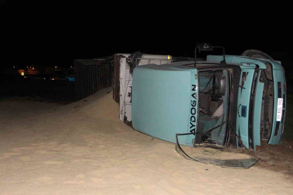 Tarlaya saçılan 20 ton kepek ziyan oldu