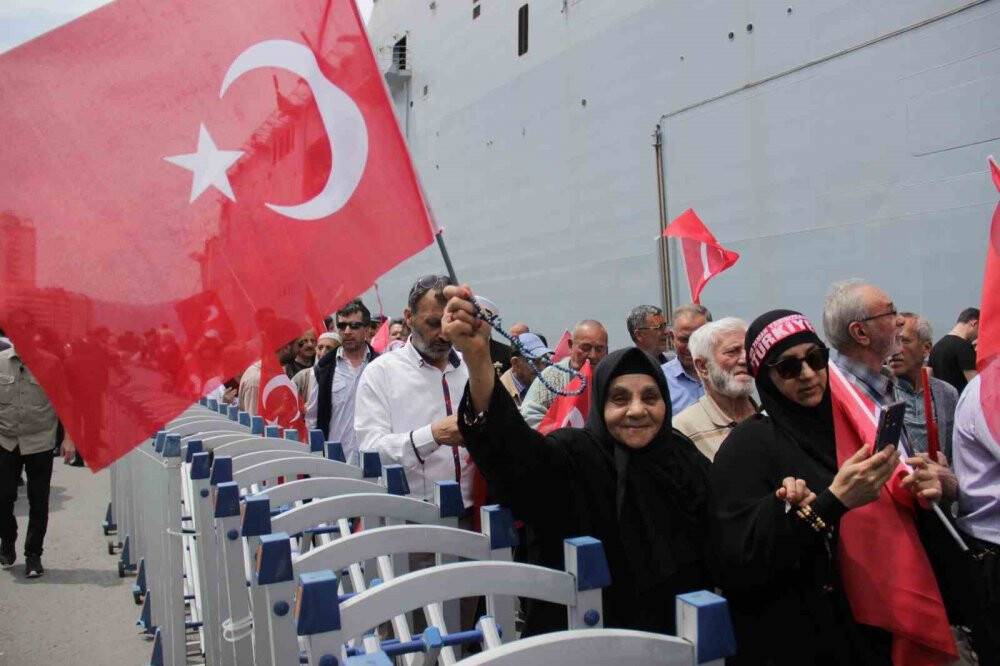 TCG Anadolu’nun ilk ziyaretçileri gurur yaşadı