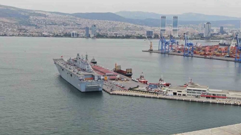 TCG Anadolu’nun ilk ziyaretçileri gurur yaşadı