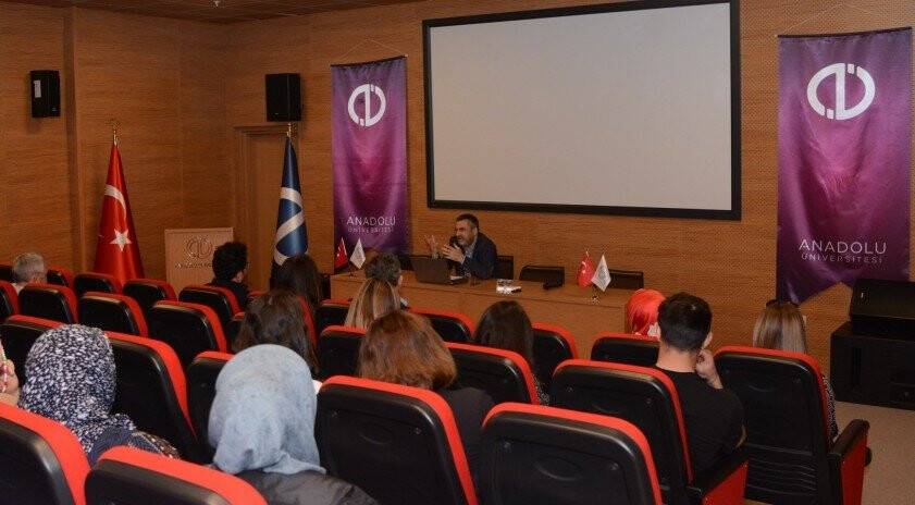 'Türkçülük' TÜDAM da konuşuldu