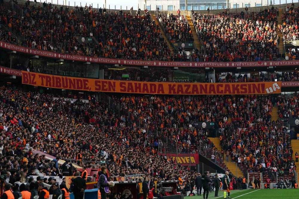Galatasaray taraftarından kombine yenilemeye yoğun ilgi