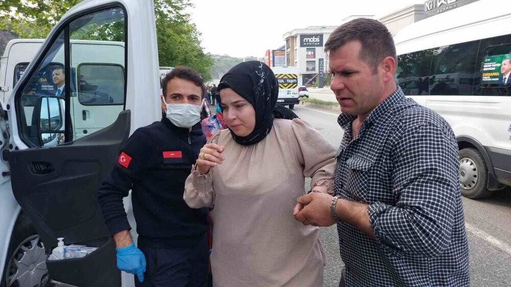 Mitingine giden konvoyda zincirleme kaza: 4 yaralı