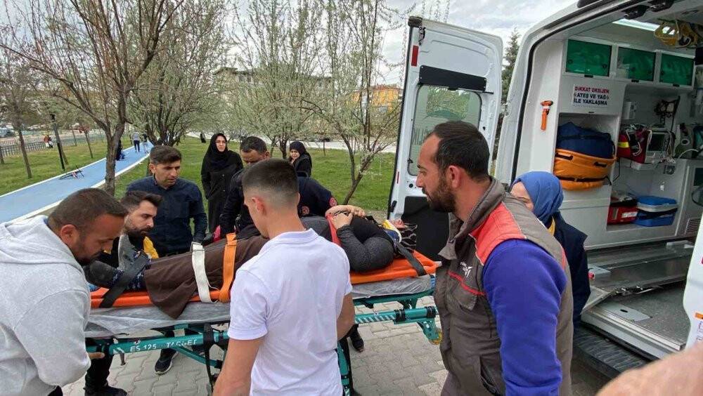 Konya'da otomobille çarpışan pikap dereye düştü!