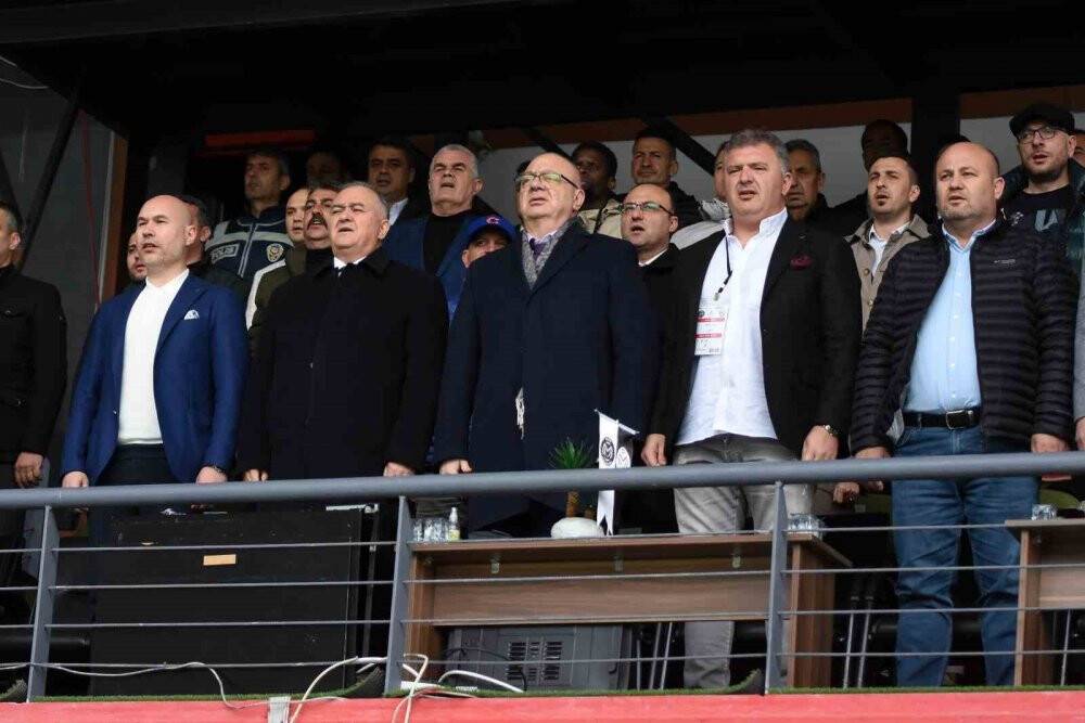 Manisa FK, Göztepe taraftarlardan destek bekliyor