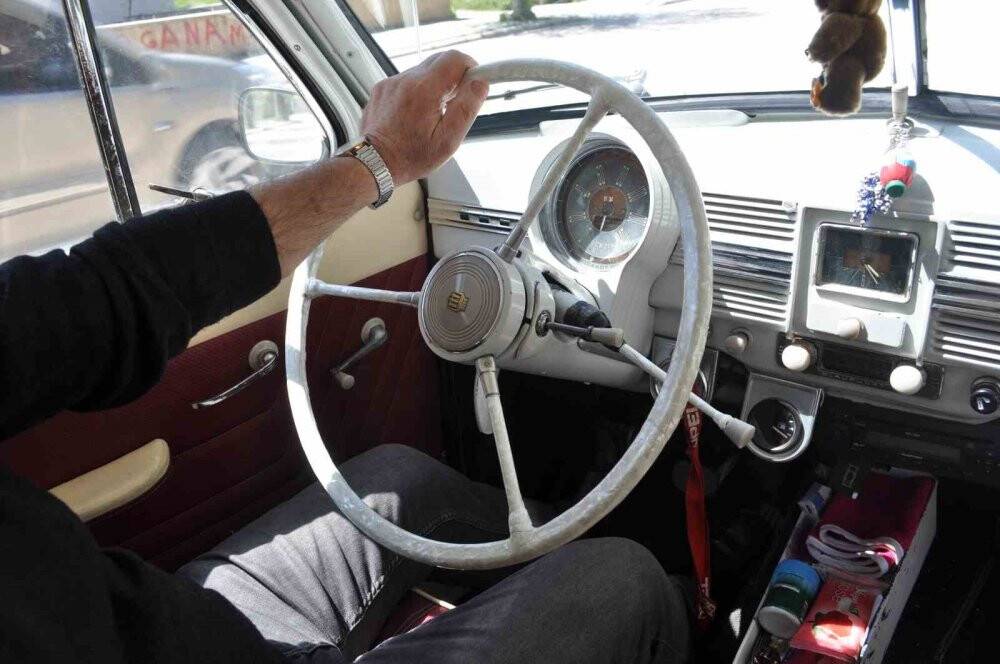 Türkiye’de sadece  4 tane olan aracı hurda halden yollara döndürdü