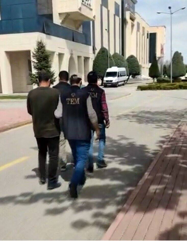 2 firari FETÖ üyesi Konya’da gizlendikleri adreste yakalandı