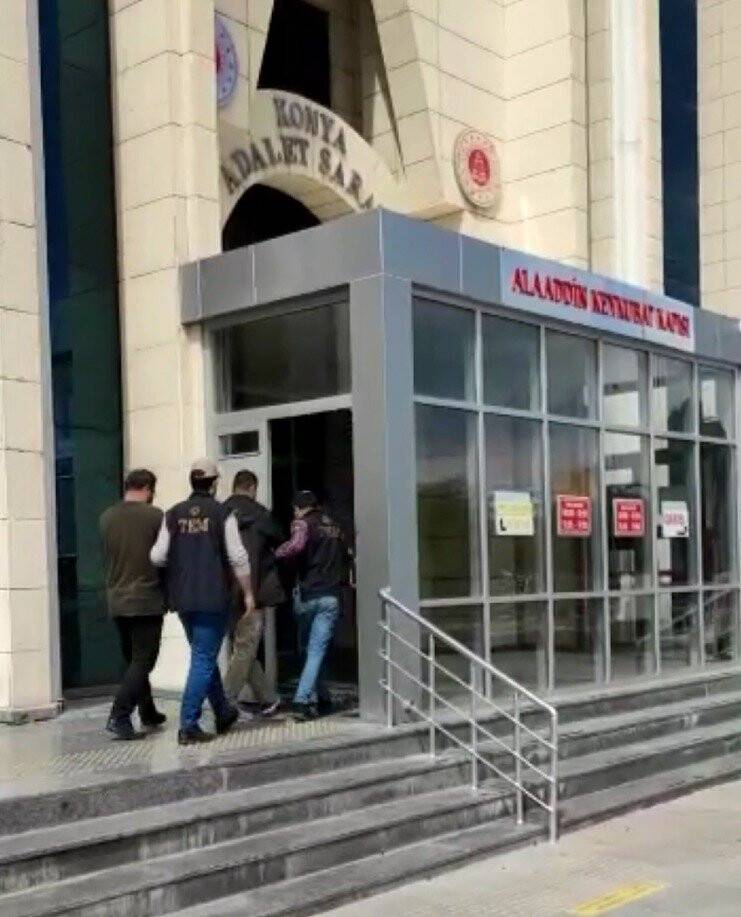 2 firari FETÖ üyesi Konya’da gizlendikleri adreste yakalandı