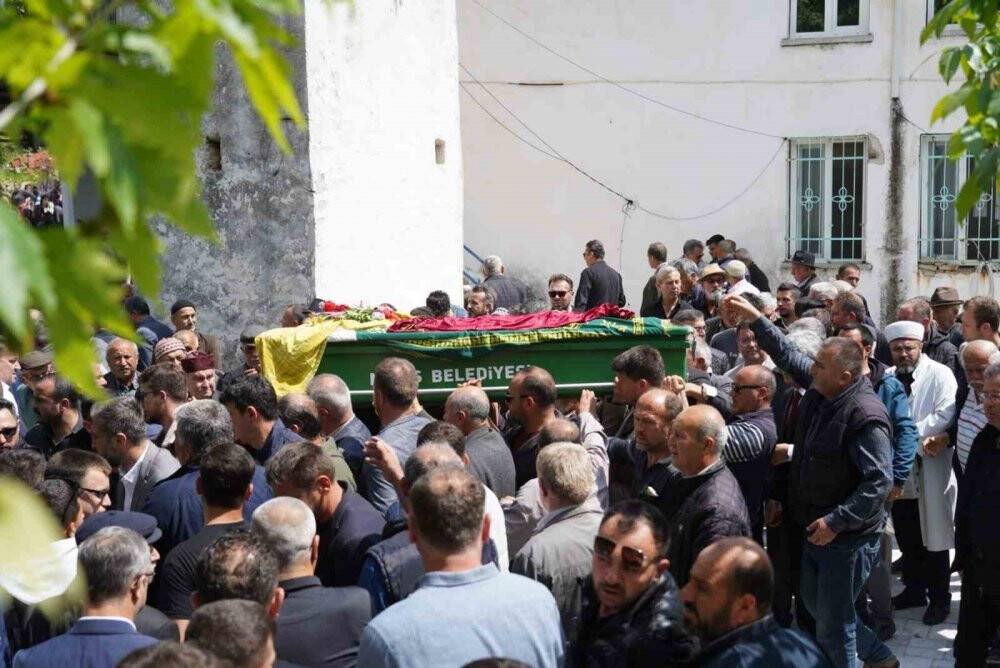 Yangında yaşamını yitiren anne ve oğlu toprağa verildi