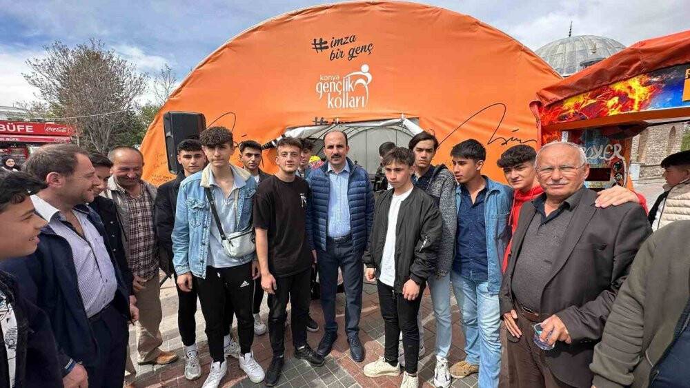 Başkan Altay şehir merkezinde esnaf ve vatandaşlarla buluştu