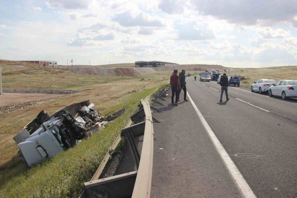 Şanlıurfa’da feci kaza: 6 ölü, 1 yaralı