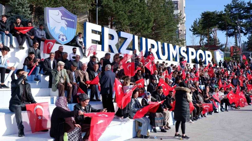 Ekrem İmamoğlu’nun Erzurum gezisi olaylı geçti! Vali Memiş: "Havuzbaşı miting alanı değil"