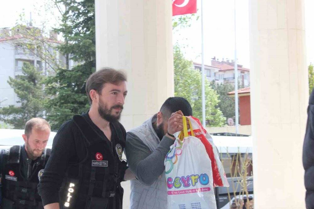 ’Kökünü Kurutma’ operasyonunda yakalanan 112 kişi adliyeye sevk edilmeye başlandı