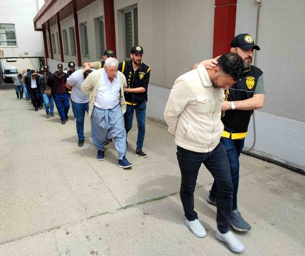 Konya'nın da olduğu 6 ilde otomobil çetesine şafak baskını: Onlarca gözaltı